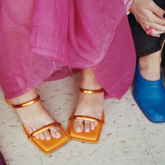 MIISTA NWOT Rejjie Metallic Square Toe Sandals in Orange Size 39/8.5 - Picture 2 of 15